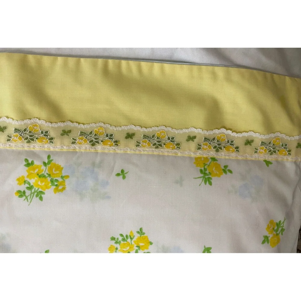 VTG Handmade Duvet Twin Cottage Mini Roses Yellow & Blue 1970s Lace Buttons Read